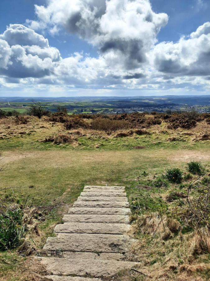 Summit Camping Kit Hill Cornwall Panoramic Views Grass Pitch From 15Pn Or Bella Bell Tent 75Pn Callington Bagian luar foto